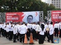 Potret Ribuan Kades Geruduk GBK Minta Dana Desa Naik 10%