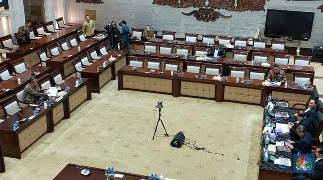 DPR Tanya BI Rupiah Tak Pernah Capai Target, Ini Penjelasan Perry