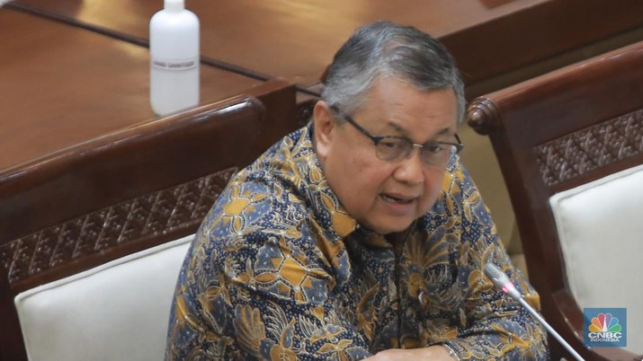 Fit and proper test Perry Warjiyo sebagai Calon Gubernur Bank Indonesia (BI) di Komisi XI DPR, Senin (20/3/2023). (CNBC Indonesia/Muhammad Sabki) Fit and proper test Perry Warjiyo sebagai Calon Gubernur Bank Indonesia (BI) di Komisi XI DPR, Senin (20/3/2023). (CNBC Indonesia/Muhammad Sabki)
