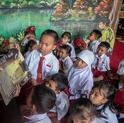 Pendidikan Anak Bikin Miskin? Ikuti Cara Ini Biar Gak Ngutang