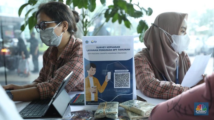 Kantor Wilayah Pajak Jakarta Selatan bekerjasama dengan Transmedia membuka layanan pelaporan SPT tahunan pajak di gedung Bank Mega (MBM), Kamis (16/3/2023). (CNBC Indonesia/Tri Susilo) Kantor Wilayah Pajak Jakarta Selatan bekerjasama dengan Transmedia membuka layanan pelaporan SPT tahunan pajak di gedung Bank Mega (MBM), Kamis (16/3/2023). (CNBC Indonesia/Tri Susilo)