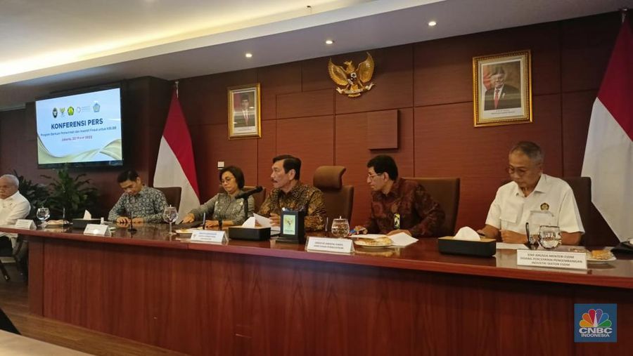 Konferensi Pers Program Bantuan Pemeirntah dan Insentif Fiskal untuk Kendaraan Bermotor Listrik Berbasis Baterai (KBLBB). (CNBC Indonesia/Ferry Sandi)