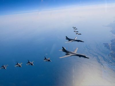 Jenderal Tertinggi AS-Korsel Pamer Kekuatan di Depan Muka Kim Jong Un