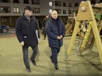 Potret Aksi Nekat Putin Kunjungi Mariupol di Ukraina