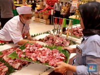 Gebrakan CT, Harga Daging 'Dibanting' Rp 104.000 di Transmart