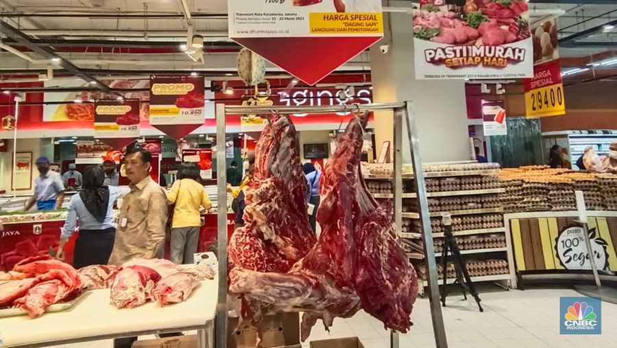 Harga daging sapi di Transmart murah meriah. Harganya gak sampai Rp 110.000 per kg. (CNBC Indonesia/Martyasari Rizky)