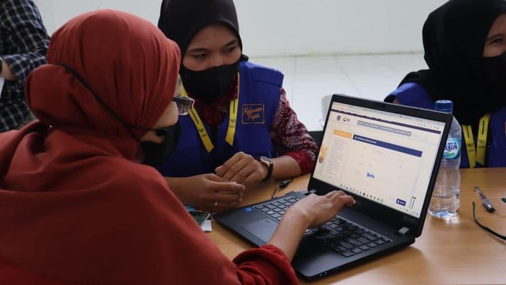 Masyarakat saat lapor SPT di Pojok Pajak. (Foto: Istimewa) Masyarakat saat lapor SPT di Pojok Pajak. (Foto: Istimewa)