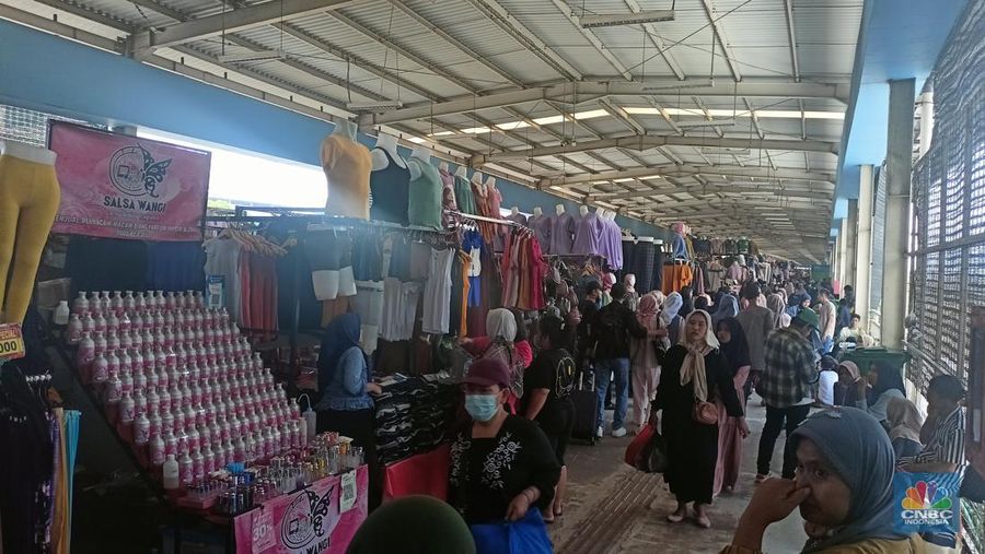 Pedagang Parfum Tanah Abang (CNBC Indonesia/Ferry Sandi)