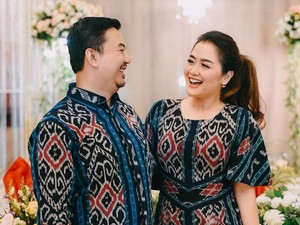 14 Tahun Pernikahan Vega Darwanti dan Suami Tenang Meski LDR