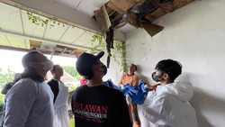 Mayat Pria Membusuk di Plafon Rumah Kosong Gajahmungkur Semarang