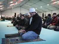 Doa Salat Tarawih dan Witir Lengkap: Arab, Latin dan Artinya