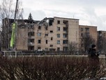 Intip Rusia Menggila Serang Ukraina: Apartemen Rusak, 9 Tewas