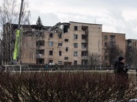 Intip Rusia Menggila Serang Ukraina: Apartemen Rusak, 9 Tewas
