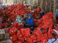 Said Abdullah Bagikan 175 Ribu Paket Sembako di Madura