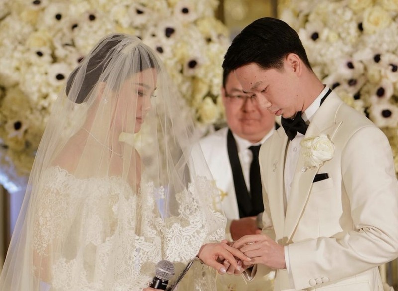 Atlet Bulu Tangkis Kevin Sanjaya dan Valencia Tanoesoedibjo menggelar pernikahan di Paris, Prancis, pada Kamis (23/3/2023). Atlet Bulu Tangkis Kevin Sanjaya dan Valencia Tanoesoedibjo menggelar pernikahan di Paris, Prancis, pada Kamis (23/3/2023). (Tangkapan Layar Instagram morden.co)