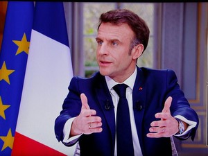 Iran Ingatkan soal Kapal Perang Prancis di Hormuz, Macron Bilang Gini