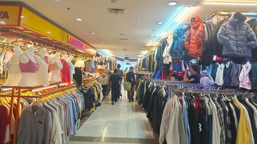 Pusat Pakai Bekas Senen (CNBC Indonesia/Martyasari Rizky)
