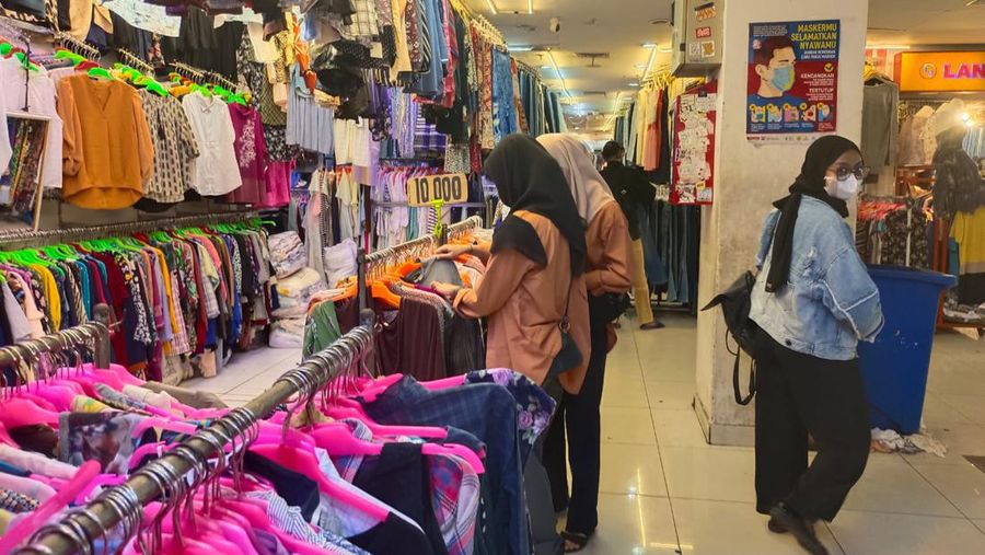 Pusat Pakai Bekas Senen (CNBC Indonesia/Martyasari Rizky)