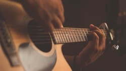 Chord dan Lirik Cinta Tasikmalaya, Lagu yang Dipopulerkan Asahan