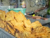 2 Taipan Ini Buat Semua Orang Suka Gorengan