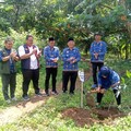 Sampoerna Beri 1.000 Bibit Mangga ke Desa Wisata di Karawang