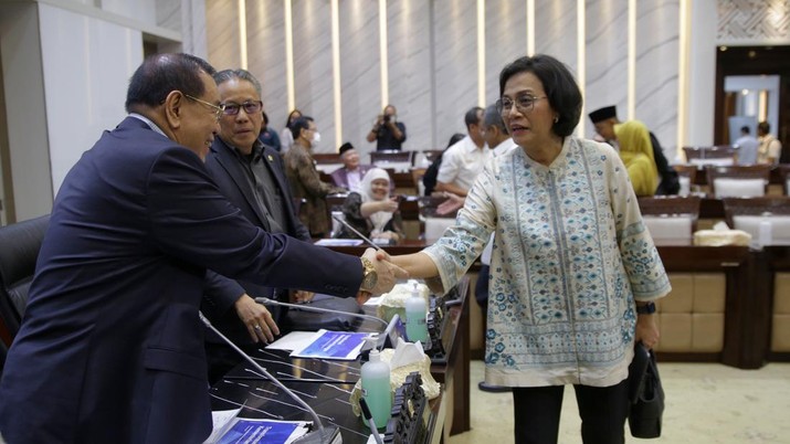 Menteri Keuangan Sri Mulyani Hadiri Rapat Kerja DPR Komisi XI (Detik.com/Agung Pambudi) Menteri Keuangan Sri Mulyani Hadiri Rapat Kerja DPR Komisi XI (Detik.com/Agung Pambudi)