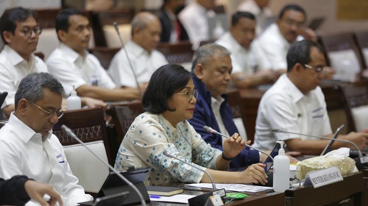 Menteri Keuangan Sri Mulyani Hadiri Rapat Kerja DPR Komisi XI (Detik.com/Agung Pambudi) Menteri Keuangan Sri Mulyani Hadiri Rapat Kerja DPR Komisi XI (Detik.com/Agung Pambudi)