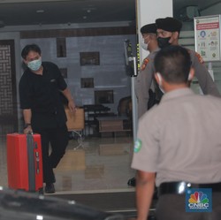 Potret Detik-detik KPK Geledah Kantor Ditjen Minerba ESDM