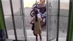 Pria Onani di Atas Motor Teror Penghuni Kos Putri Perumahan Mastrip Jember