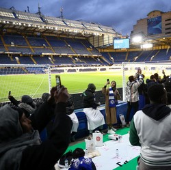 Ajak Fans, Chelsea Gelar Buka Puasa Bersama di Stadion