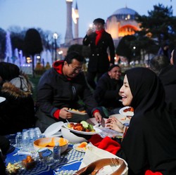 Jadwal Buka Puasa Jabodetabek Hari Ini, Rabu 29 Maret 2023