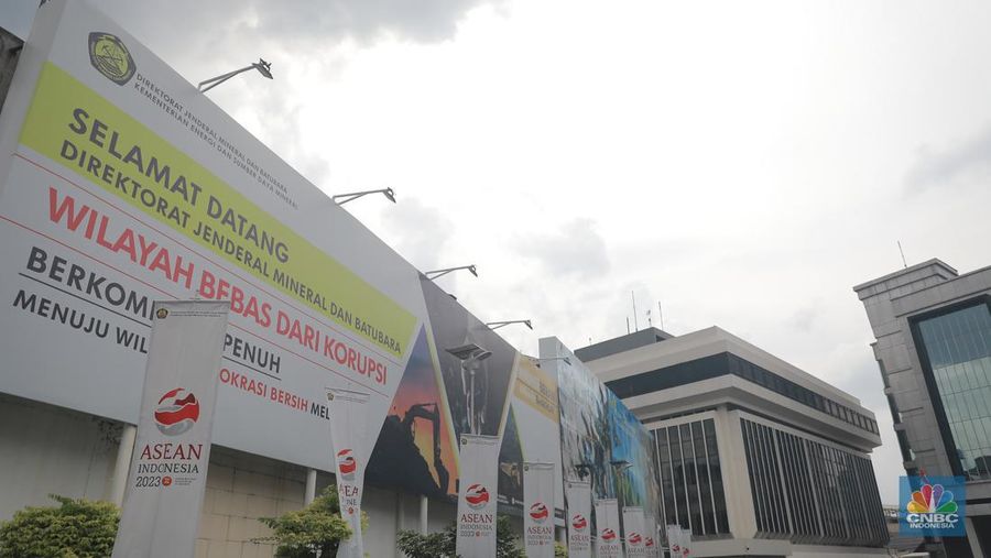 Suasana gedung Direktorat Jenderal Mineral dan Batu Bara Kementerian ESDM di Jl. Prof Soepomo, Tebet, Jakarta, Senin (27/3/2023). (CNBC Indonesia/Muhammad Sabki)