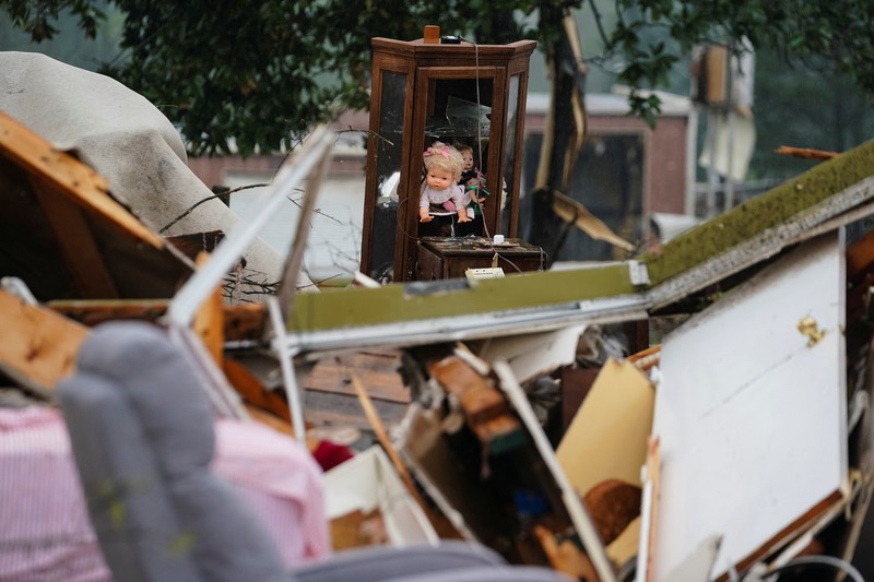 USA-WEATHER/MISSISSIPPI A vehicle is seen impaired by a piece of wood after thunderstorms spawning high straight-line winds and tornadoes ripped across the state, in Rolling Fork, Mississippi, U.S. March 26, 2023. REUTERS/Cheney Orr