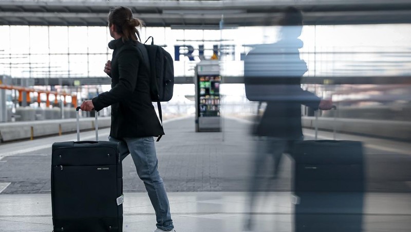 BERLIN, GERMANY - MARCH 27: Board for following trains stands empty at the main train station (Hauptbahnhof) during a nationwide strike on March 27, 2023 in Berlin, Germany. Air travel and long distance rail service have mostly been shut down across Germany today. Labour unions representing over two million public sector employees are pushing for steep wage hikes due to the current high level of inflation.  (Photo by Maja Hitij/Getty Images)