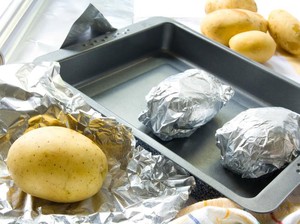 Apakah Aluminium Foil Aman Dipakai Lebih dari Sekali?