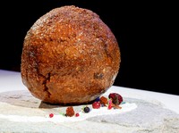 Potret Heboh Bakso Daging Mammoth 'Raksasa', Bisa Dimakan?