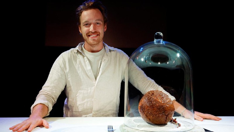 A meatball made from flesh cultivated using the DNA of an extinct woolly mammoth is presented at NEMO Science Museum created by a cultured meat company, in Amsterdam, Netherlands March 28, 2023. REUTERS/Piroschka van de Wouw