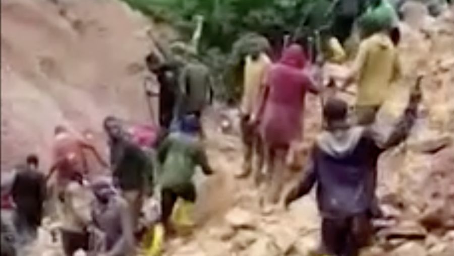 Penambang Emas di Tengah Longsor di Congo (Reuters)