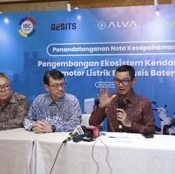 PLN Dukung Langkah Standarisasi Baterai Motor Listrik