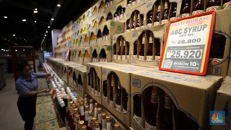 Aneka Syrup di Transmart Cempaka Putih. (CNBC Indonesia/Tri Susilo)