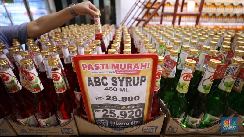 Aneka Syrup di Transmart Cempaka Putih. (CNBC Indonesia/Tri Susilo)