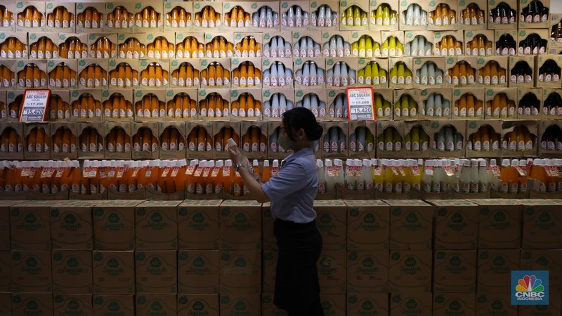 Aneka Syrup di Transmart Cempaka Putih. (CNBC Indonesia/Tri Susilo)