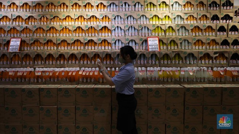 Aneka Syrup di Transmart Cempaka Putih. (CNBC Indonesia/Tri Susilo)
