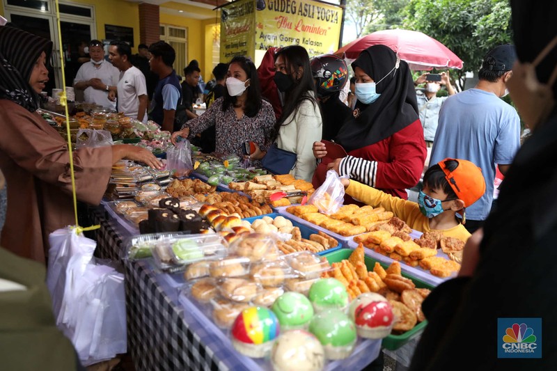 Bazar Takjil Ramadhan. (CNBC Indonesia/Tri Susilo) Bazar Takjil Ramadhan. (CNBC Indonesia/Tri Susilo)