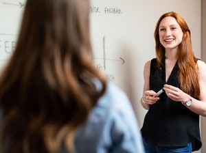 50 Contoh Perkenalan Diri dalam Bahasa Inggris
