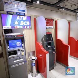 Ramai-Ramai Bank Tutup ATM: Siapa Paling Banyak Berkurang?