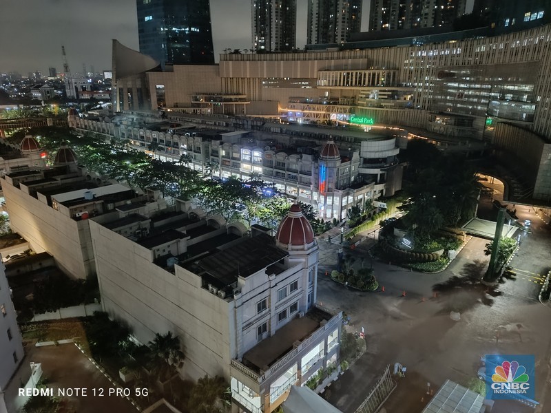 Hasil jepretan Xiaomi Redmi Note 12 Pro 5G Night Mode On. (CNBC Indonesia/Tini Bohang)