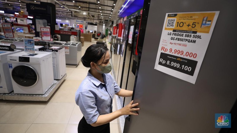 Promo Aneka Sembako di Transmart Cempaka Putih (CNBC Indonesia/Tri Susilo)