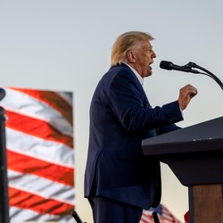 Cetak Sejarah AS, Trump Dikenai 30 Tuntutan Pidana