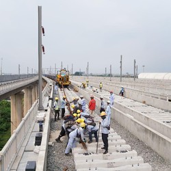 Mohon Maaf, Stasiun Kereta Cepat Padalarang Telat Beres